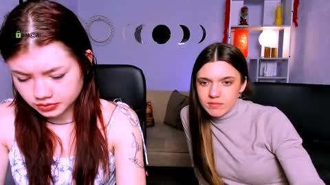 Snapshot of alira_glow chatting on 23, 3, 2026 Alira online show from 23, 3, 2026