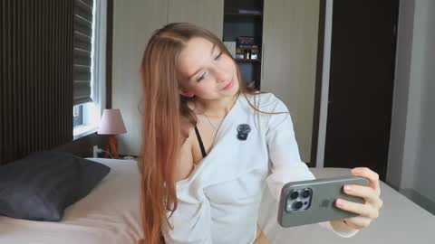 Alice                                   Fansly Alisa01 online show from 13, 5, 2026