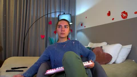 Snapshot of alisaalarie chatting on 6, 5, 2026 Alisa online show from 6, 5, 2026