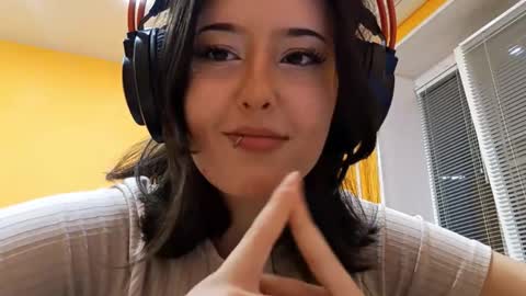 Yoyo online show from 25, 11, 2025