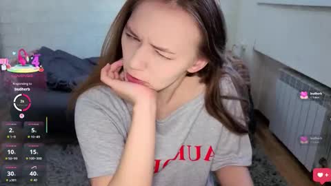 Snapshot of alisawyn chatting on 31, 10, 2025 alisawyn online show from 31, 10, 2025