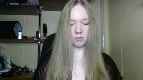 Snapshot of alisha_xi chatting on 22, 12, 2025 alisha_xi online show from 22, 12, 2025