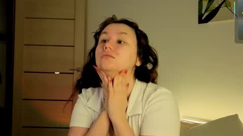 Snapshot of alisia_mars chatting on 7, 11, 2025 Alisia online show from 7, 11, 2025