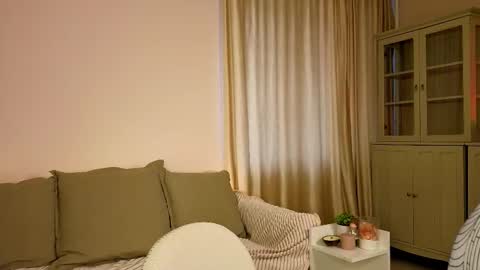 Snapshot of alisia_mars chatting on 17, 11, 2025 Alisia online show from 17, 11, 2025