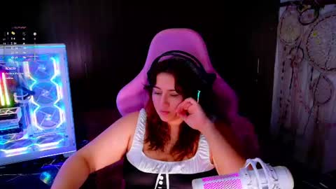 Snapshot of alison_gamer chatting on 4, 7, 2026 Alison online show from 4, 7, 2026