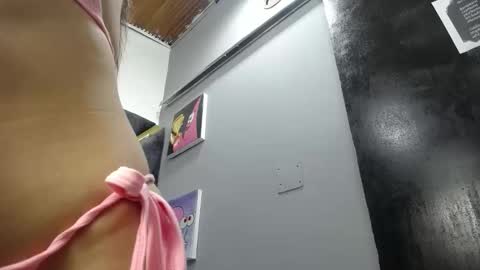 Snapshot of alison_maiker chatting on 12, 4, 2026 Alison Meiker online show from 12, 4, 2026