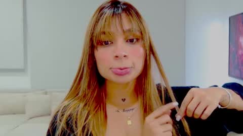 Snapshot of alisondiaz_ chatting on 4, 1, 2025 Alison diaz online show from 4, 1, 2025
