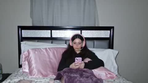 Alison Fields online show from 27, 5, 2026