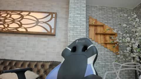 Snapshot of alisonn_doll chatting on 2, 2, 2026 alisonn_doll online show from 2, 2, 2026