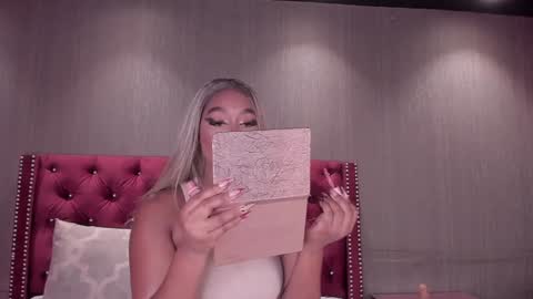 Alison Moon  online show from 16, 1, 2025