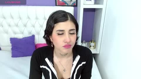Snapshot of aliss_diiaz chatting on 3, 1, 2025 aliss_diiaz online show from 3, 1, 2025