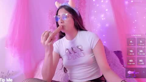 Snapshot of alissa_cute1 chatting on 15, 9, 2025 Mia online show from 15, 9, 2025