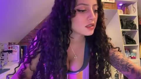 Snapshot of alissajaede chatting on 3, 10, 2025 alissajaede online show from 3, 10, 2025