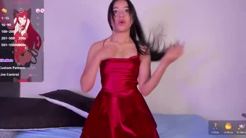 Snapshot of alissarose_ chatting on 8, 11, 2025 Mara Isabel online show from 8, 11, 2025