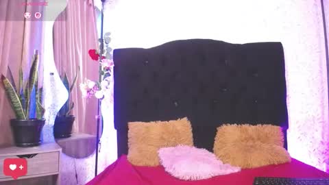 Snapshot of alisse_laurent chatting on 17, 10, 2025 alisse online show from 17, 10, 2025