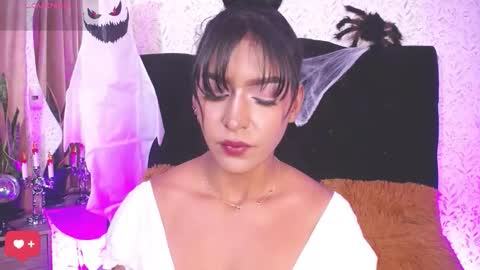 Snapshot of alisse_laurent chatting on 27, 10, 2025 alisse online show from 27, 10, 2025