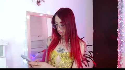 alissesallie_ online show from 8, 1, 2025