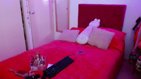 alissesallie_ online show from 19, 5, 2026