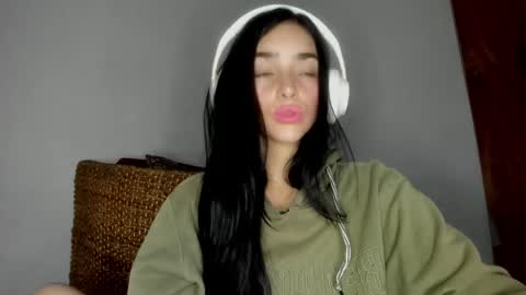 Alisson369  online show from 29, 4, 2026