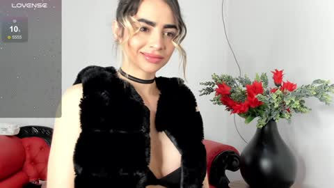 Alisson Domit  online show from 7, 12, 2024