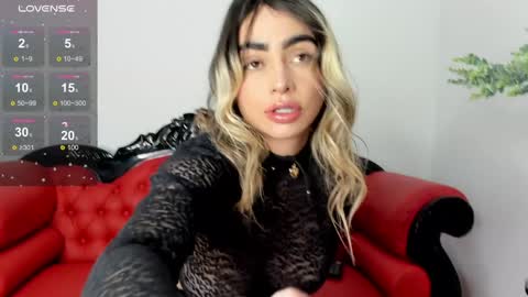 Alisson Domit  online show from 21, 12, 2024