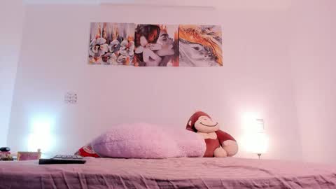 Goddess  online show from 17, 9, 2025