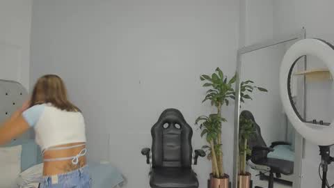 alix_18 online show from 13, 9, 2025