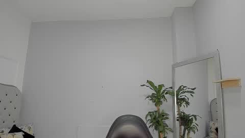 alix_18 online show from 4, 10, 2025