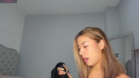 alix_18 online show from 8, 10, 2025