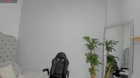 alix_18 online show from 11, 10, 2025