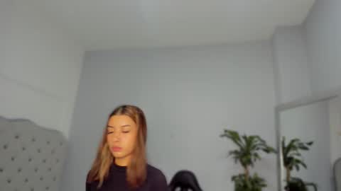 alix_18 online show from 14, 10, 2025