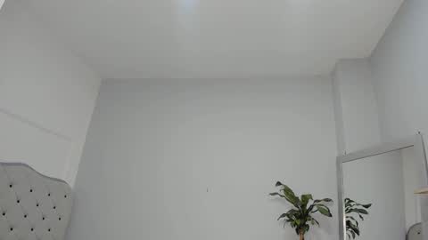 alix_18 online show from 20, 10, 2025