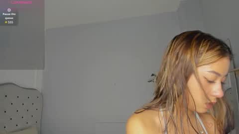 alix_18 online show from 22, 10, 2025
