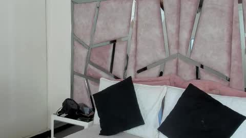 Snapshot of alixmartin1 chatting on 25, 9, 2025 alix online show from 25, 9, 2025