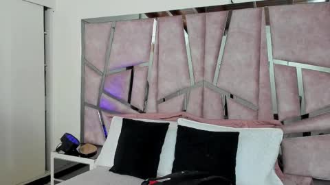 Snapshot of alixmartin1 chatting on 3, 10, 2025 alix online show from 3, 10, 2025