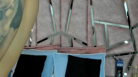 Snapshot of alixmartin1 chatting on 18, 10, 2025 alix online show from 18, 10, 2025