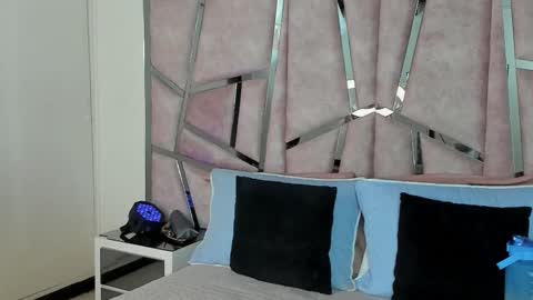 Snapshot of alixmartin1 chatting on 23, 10, 2025 alix online show from 23, 10, 2025