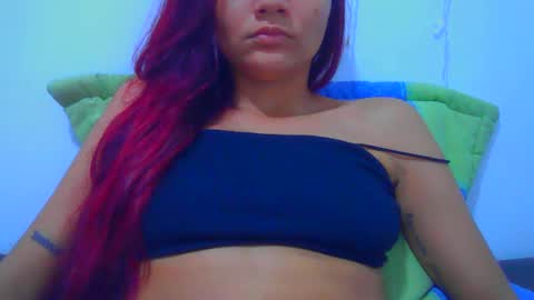 Snapshot of alixxe_ chatting on 2, 10, 2025 alixxe_ online show from 2, 10, 2025