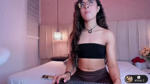 alizza_ online show from 11, 2, 2026