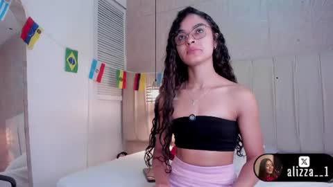 alizza_ online show from 19, 6, 2026