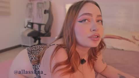 Snapshot of allasska_ chatting on 21, 3, 2026 Laura online show from 21, 3, 2026