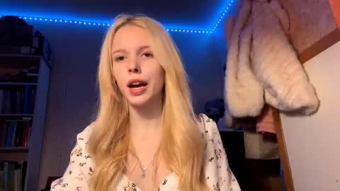 Lina online show from 5, 12, 2025