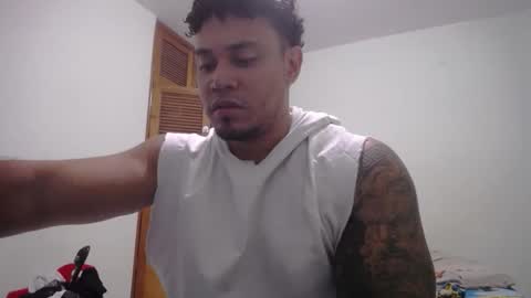Snapshot of allen_ferrer10 chatting on 7, 5, 2026 allen_ferrer10 online show from 7, 5, 2026
