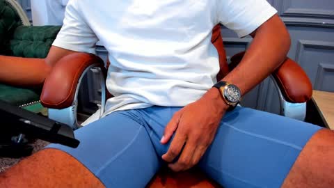 Snapshot of allessandrosantos chatting on 16, 12, 2024                                 Help me reach 100 likes online show from 16, 12, 2024