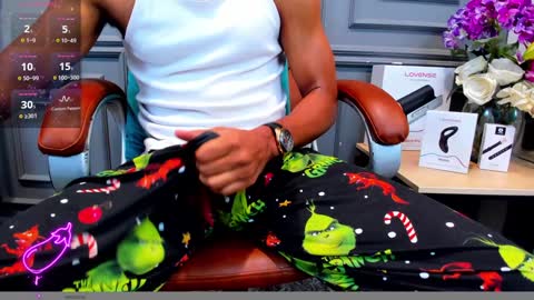 Snapshot of allessandrosantos chatting on 21, 12, 2024                                 Help me reach 100 likes online show from 21, 12, 2024