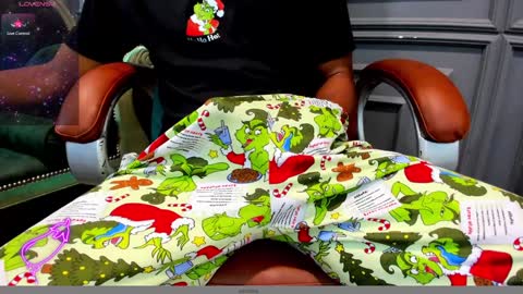 Snapshot of allessandrosantos chatting on 25, 12, 2024                                 Help me reach 100 likes online show from 25, 12, 2024