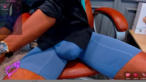 Snapshot of allessandrosantos chatting on 25, 12, 2024                                 Help me reach 100 likes online show from 25, 12, 2024