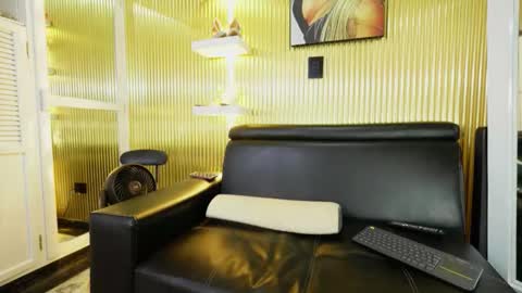 Snapshot of allice_mommy chatting on 22, 12, 2025 Allice online show from 22, 12, 2025