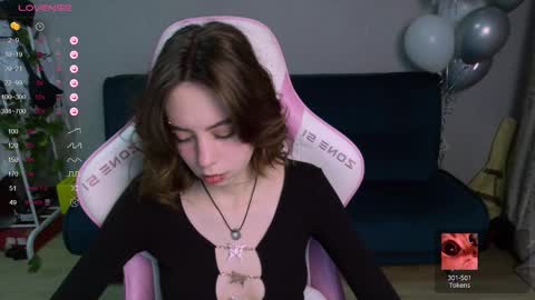 Snapshot of allie_hazie chatting on 13, 2, 2025 alice online show from 13, 2, 2025