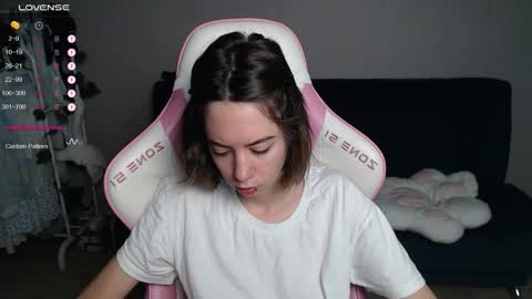 Snapshot of allie_hazie chatting on 2, 11, 2025 alice online show from 2, 11, 2025